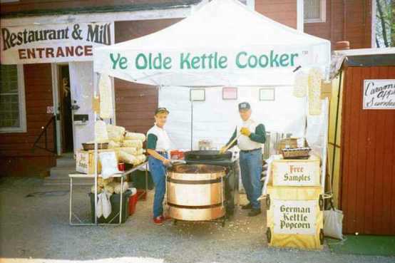 Ye Olde Kettle Cooker - cooker with awning